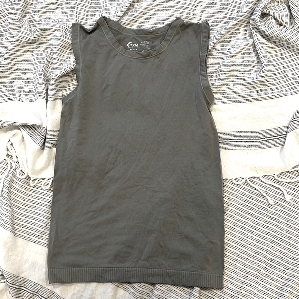 Zyia active muscle tank size XXS-XS grey/green